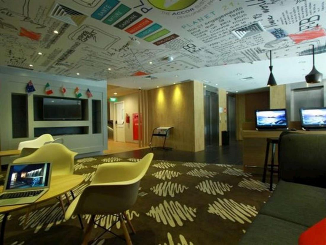 Ibis Gading Serpong Luaran gambar