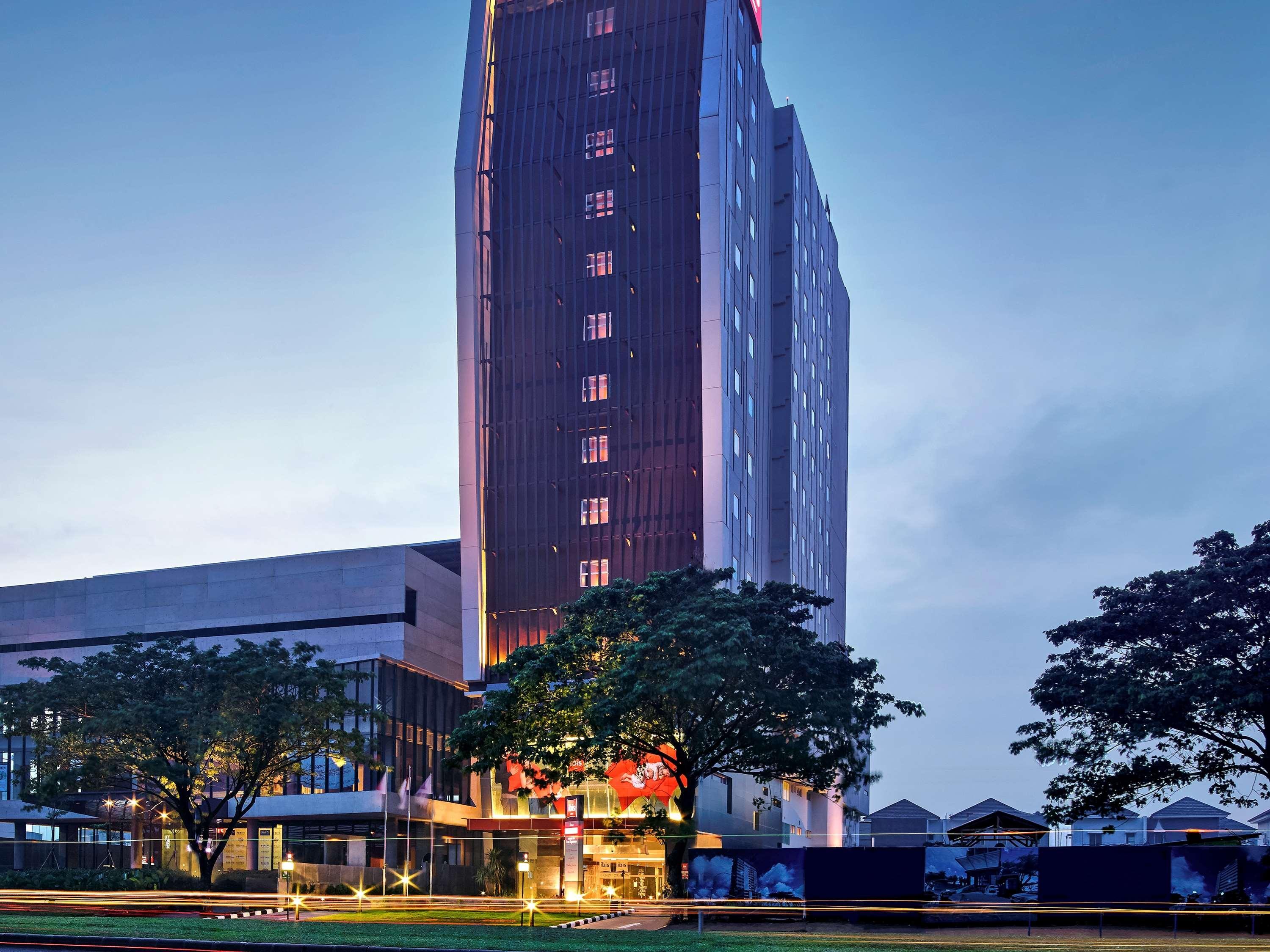 Ibis Gading Serpong Luaran gambar
