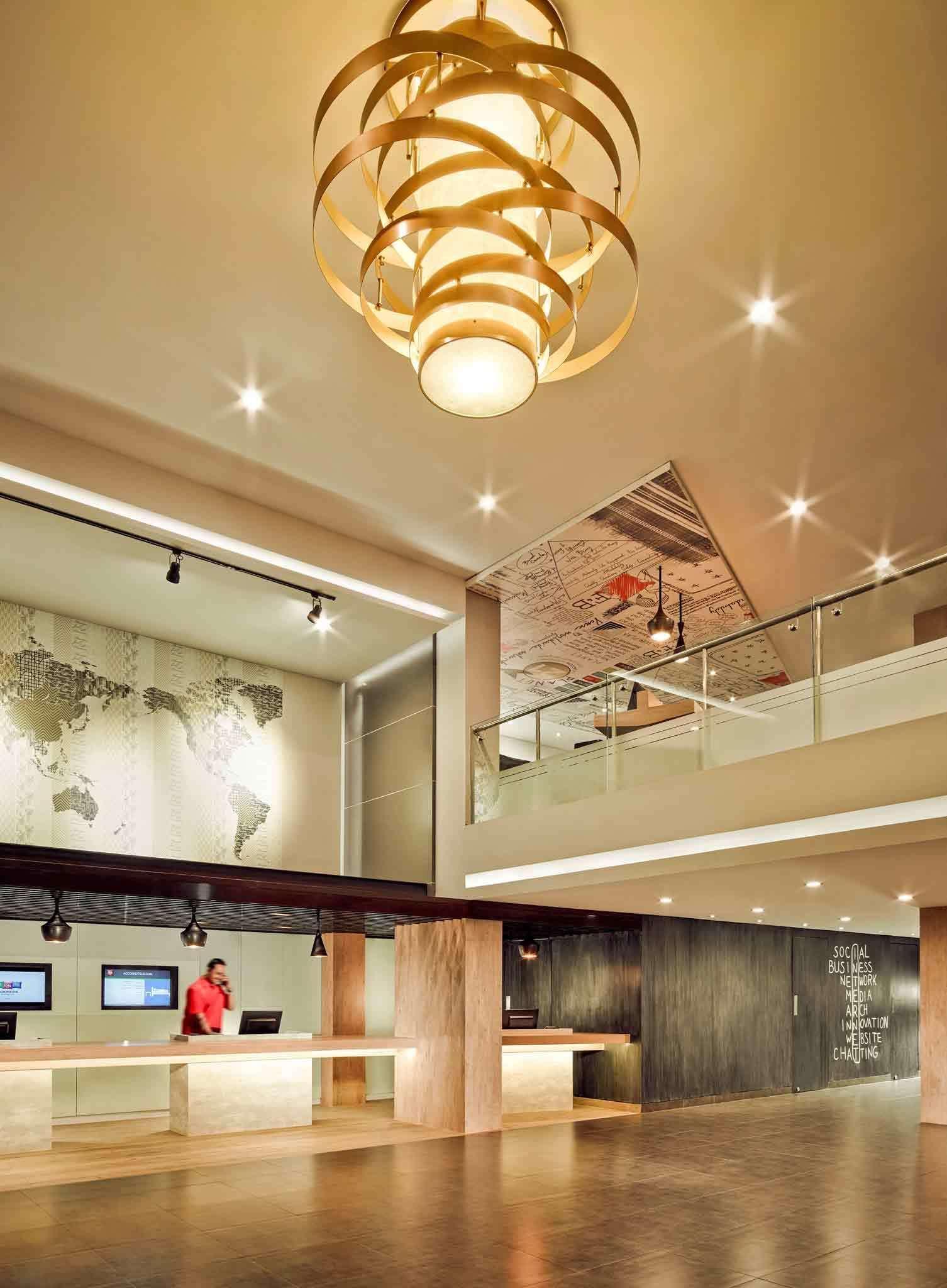 Ibis Gading Serpong Luaran gambar