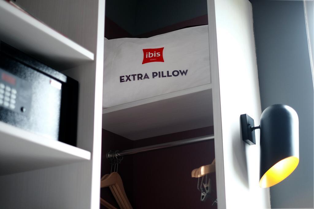 Ibis Gading Serpong Luaran gambar