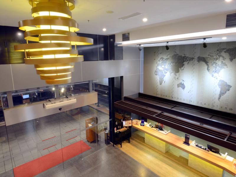 Ibis Gading Serpong Luaran gambar